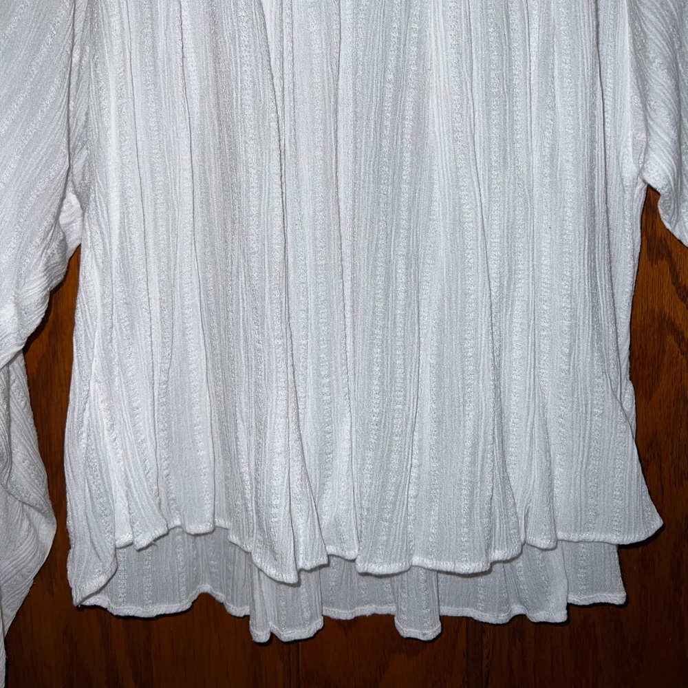 Universal Thread White Flowy Blouse - image 2